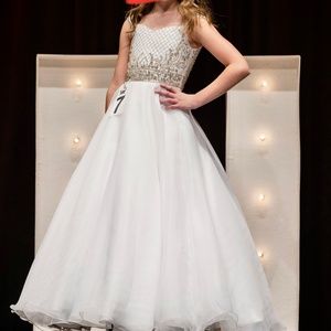 Rachel Evens perfect Angel Size 10